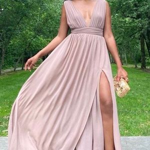 Beautiful taupe / mauve dress.